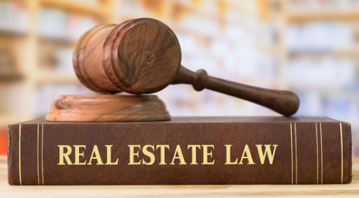 What Can a Buyer Expect From Their Real Estate Lawyer?